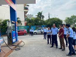 Kiểm tra hoạt động cung ứng xăng dầu tại huyện Nam Sách và thành phố Chí Linh